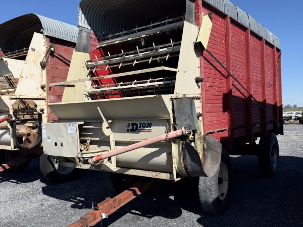 Boite à ensilage Dion 16' N10L usagée + toit + 4E